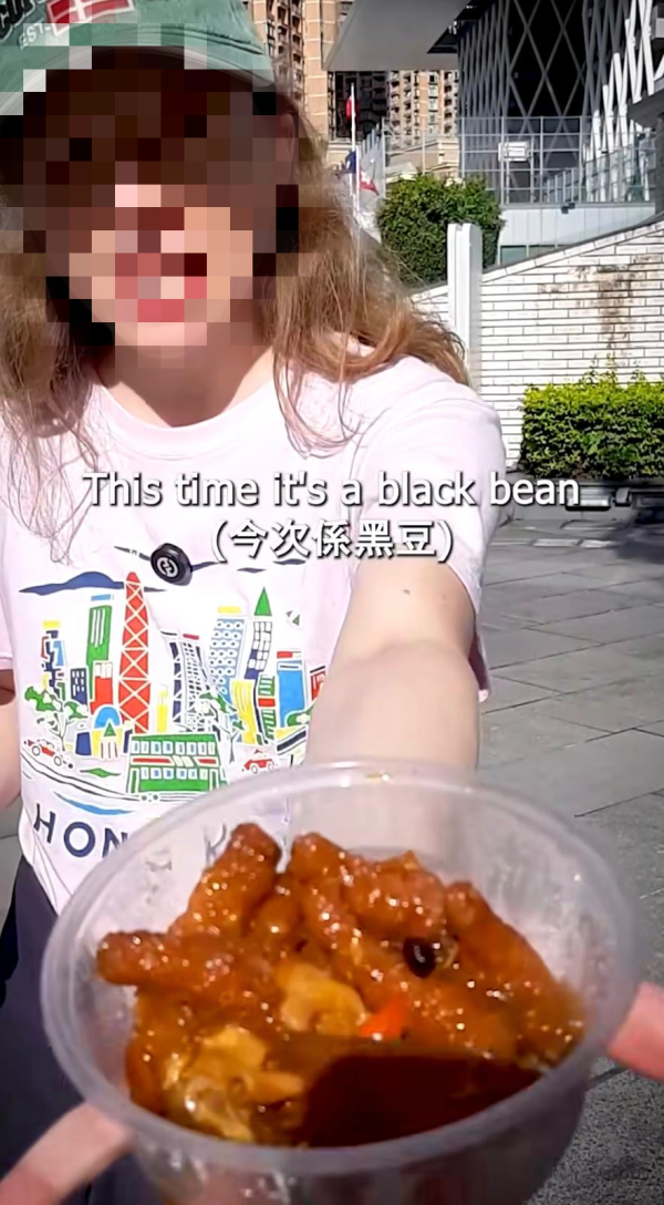 居港外籍老師捲入「無禮貌」風波！拍片解釋冇被學校解僱 網民反應兩極