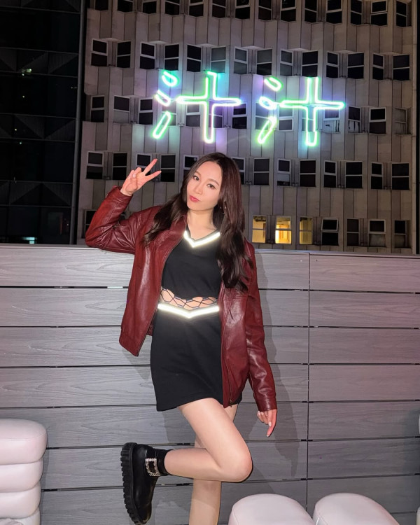 TVB性感女神火紅比堅尼解放魔鬼身材 仰天谷胸夾深溝擺嫵媚甫士超震撼