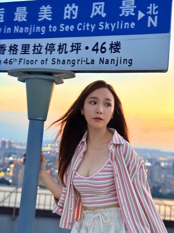 TVB性感女神火紅比堅尼解放魔鬼身材 仰天谷胸夾深溝擺嫵媚甫士超震撼