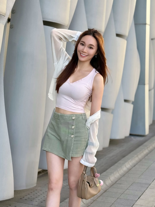 TVB性感女神火紅比堅尼解放魔鬼身材 仰天谷胸夾深溝擺嫵媚甫士超震撼