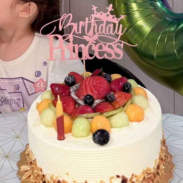 鍾嘉欣罕晒細女3歲生日照容貌曝光 比大女更似媽媽美貌！暴風成長驚艷網民