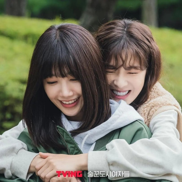 你的MBTI人格是什麼顏色？16型人格代表色對應解析 INTJ玄樟棕、ENFJ楝花紫【附象徵特質】