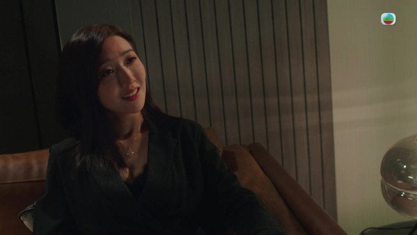 金式森林｜何依婷「古惑喱士內衣」引爆截圖瘋傳 婚後超進擊大解放晒白滑美背
