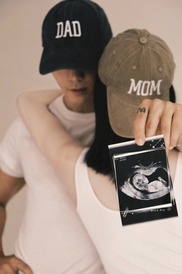 年度回顧｜盤點2025年娛樂圈16位新手爸媽 TVB模範夫妻結婚7年終報喜！呢位秘密生B最震撼！