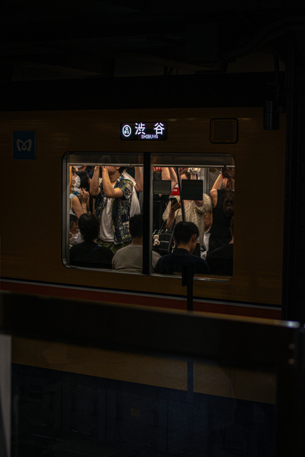 圖片:unsplash 日本地鐵內地客霸優先座開餐 霸氣日本妹5句罵走!下場大快人心