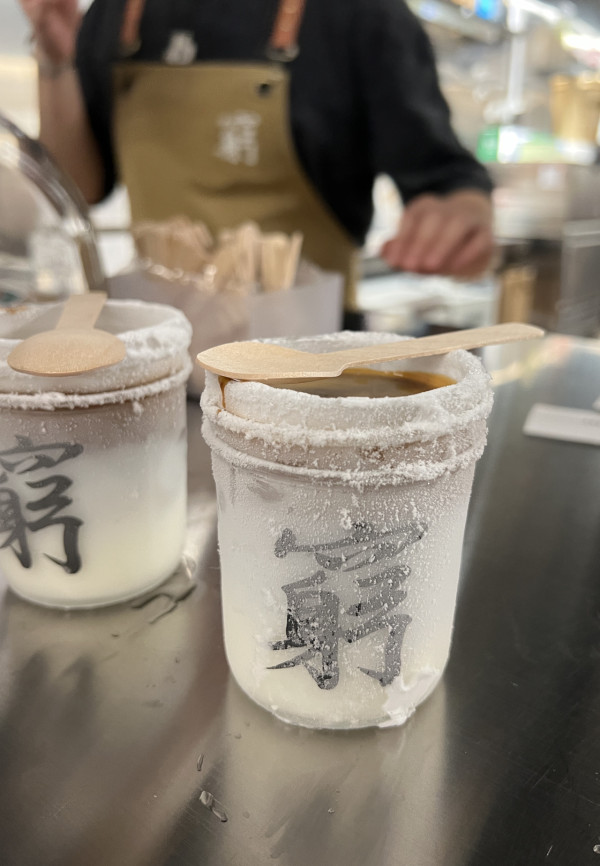 窮撚啡推出-86度咖啡 士多啤梨風味Dirty／指定分店供應＋記者現場試飲