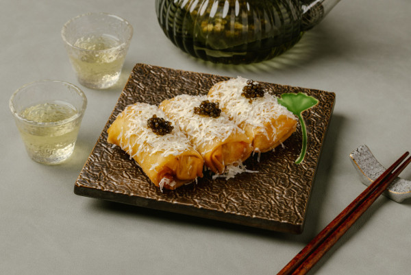 尖沙咀中菜廳限定六両江蘇大閘蟹宴  蟹粉海膽蝦多士／鮑魚石鍋飯／魚翅春卷