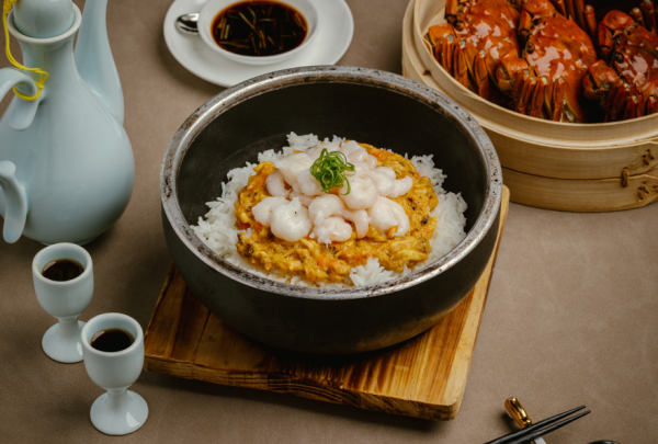 尖沙咀中菜廳限定六両江蘇大閘蟹宴  蟹粉海膽蝦多士／鮑魚石鍋飯／魚翅春卷