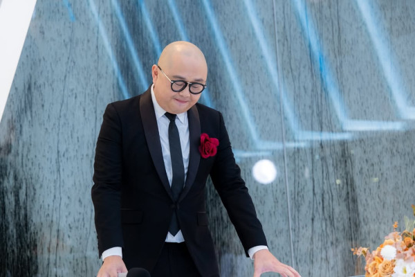 港姐季軍袁文靜爆響口多謝Bob「XX」惹嘩然 林盛斌水洗都唔清IG留言極大反應