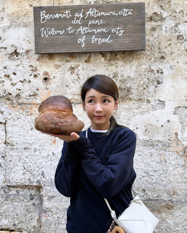 離巢TVB新婚人妻罕晒泳衣照蜜桃臀騷擾老公 前凸後翹S字型火辣身材震撼眼球