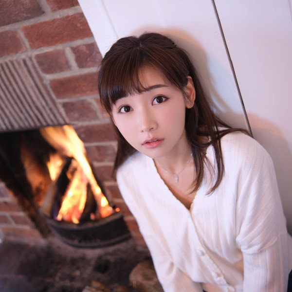 離巢TVB新婚人妻罕晒泳衣照蜜桃臀騷擾老公 前凸後翹S字型火辣身材震撼眼球