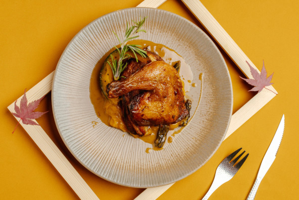 人氣和洋料理全新日式火炙丼飯登場  鴨腿栗子飯／A5和牛咖喱烏冬／送布袋