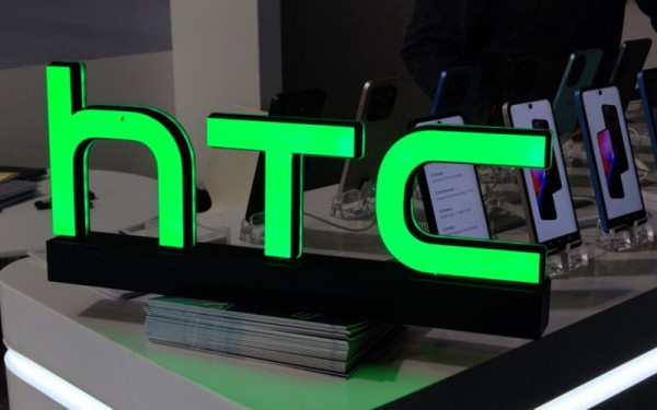 HTC 智能手機重生 Wildfire 三防設計回歸杜拜亮相