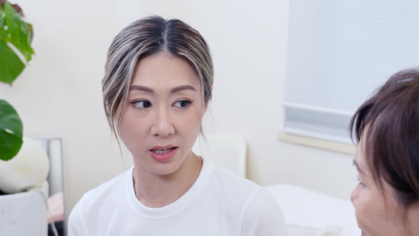 胡定欣罕有自揭屋企三代經營海味店 鏡頭前落淚自責一句「唔知」好愧疚