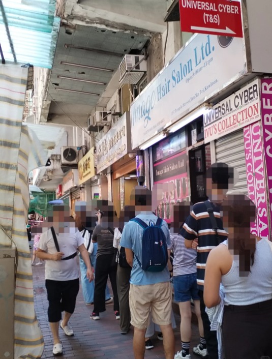 香港搶金潮！內地客/年輕人排爆老舖買「窮人三件套」抗通脹？小紅書Top 10爆款黃金排行榜