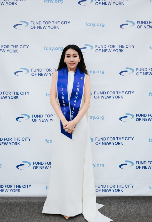 圖片來源：微博@SabrinaHo何超盈