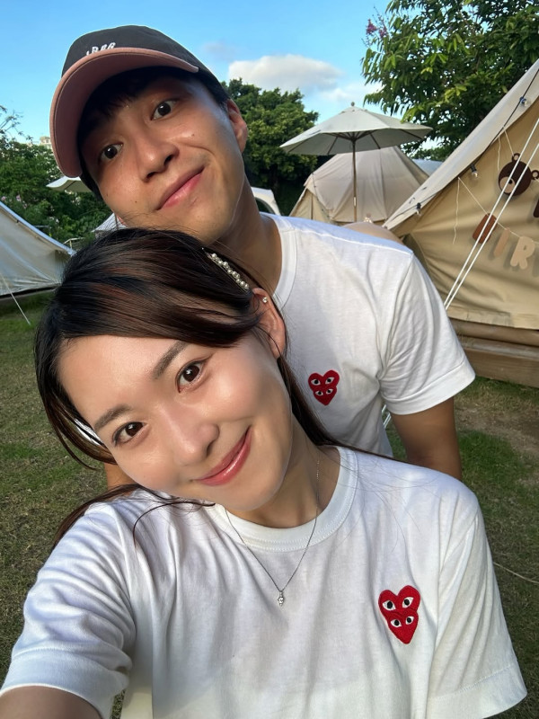 吳業坤燭光晚餐甜賀日籍太太31歲生日放閃 愛妻素顏上陣晒零瑕疵真面目