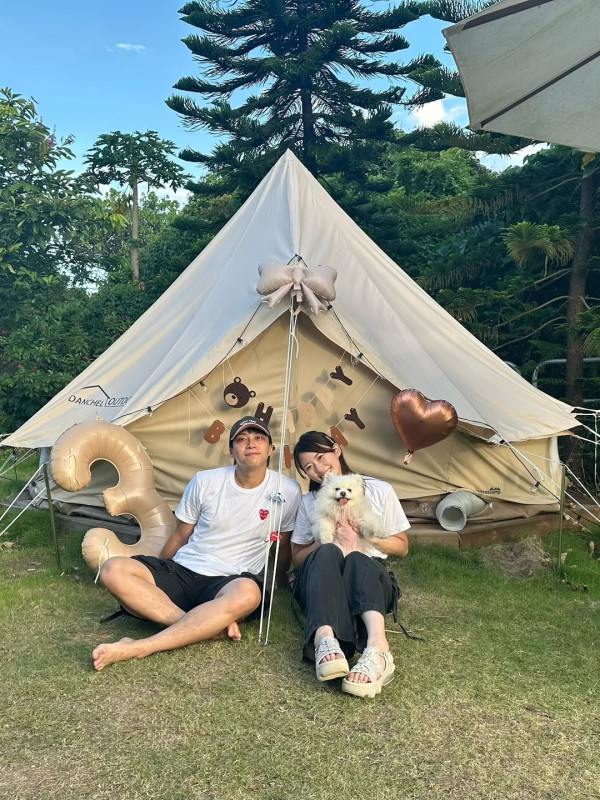 吳業坤燭光晚餐甜賀日籍太太31歲生日放閃 愛妻素顏上陣晒零瑕疵真面目