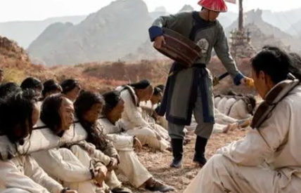 古人被流放畫面(網上圖片)