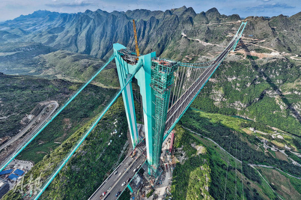 貴州世界第一高橋推¥1600玩「無繩笨豬跳」 文旅局稱真人測試完畢安全達標 