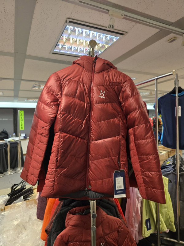 尖沙咀海港城服飾開倉低至3折！羽絨/風褸/保暖背心/長褲/背囊$499起！同場名牌行李箱大劈價