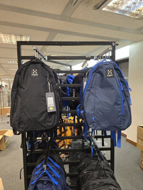 尖沙咀海港城服飾開倉低至3折！羽絨/風褸/保暖背心/長褲/背囊$499起！同場名牌行李箱大劈價