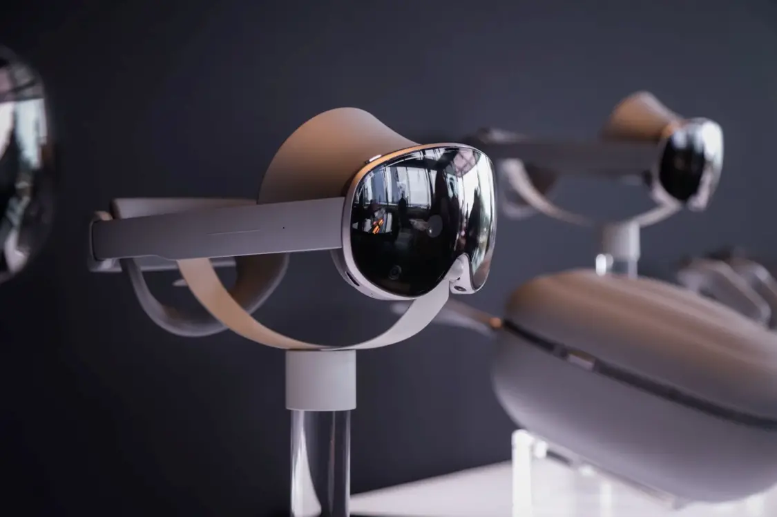 Galaxy XR 登場平 Apple 一半 Samsung 狙擊 Vision Pro 殺手鐧？首款 Android XR 頭戴裝置面世