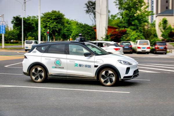 百度蘿蔔快跑登陸歐洲 夥拍瑞士郵政征服阿爾卑斯山