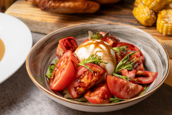 萬怡酒店MoMo Café自助餐快閃$111/位！任食即開生蠔、蟹腳、西班牙白毛豬火腿