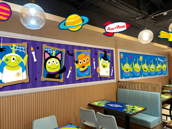 迪士尼三眼仔期間限定店登陸旺角！三眼仔主題甜品⾸次登場/ 超過20款三眼仔精品/ 完成指定條件免費送三眼仔贈品