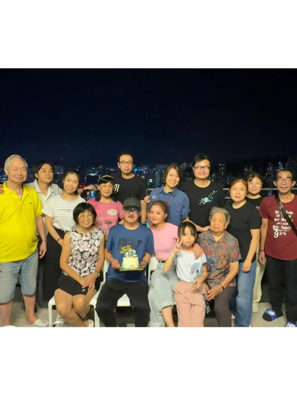 蔡卓妍阿Sa大仔大女生日IG貼全家福慶生 驚爆已為人母真正身份嚇窒網民