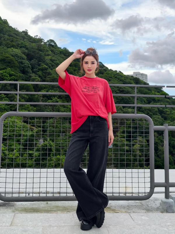 蔡卓妍阿Sa大仔大女生日IG貼全家福慶生 驚爆已為人母真正身份嚇窒網民