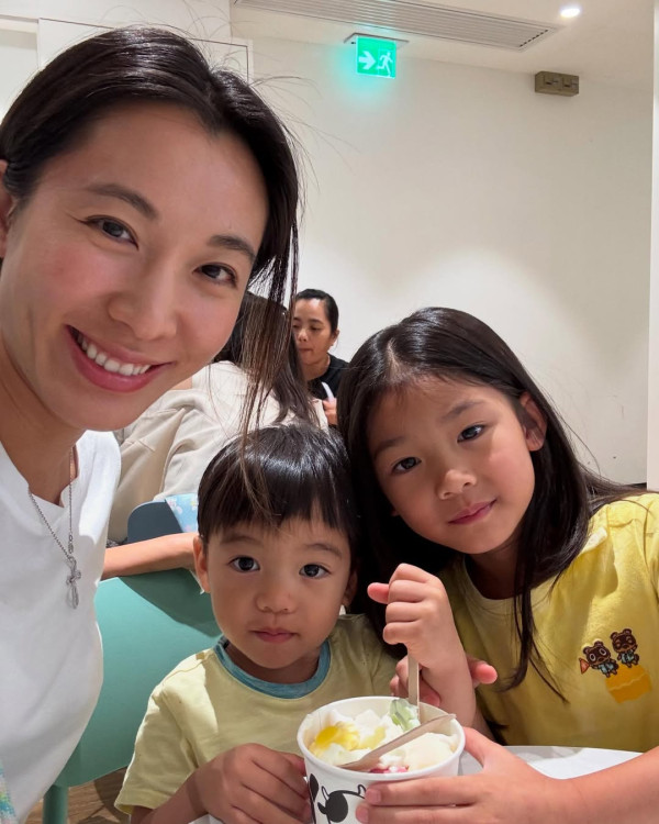 38歲前港姐仔女「神級」幼稚園驚人學費曝光 嫁大25年百億老公榮升豪門少奶奶