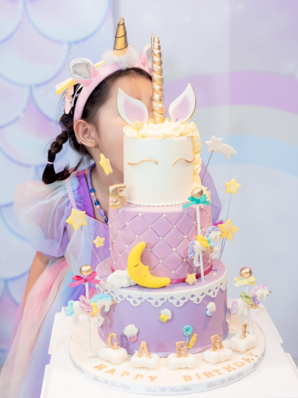 44歲TVB童顏人妻激罕公開囡囡近照 暴風長高少女味濃成潛力星二代