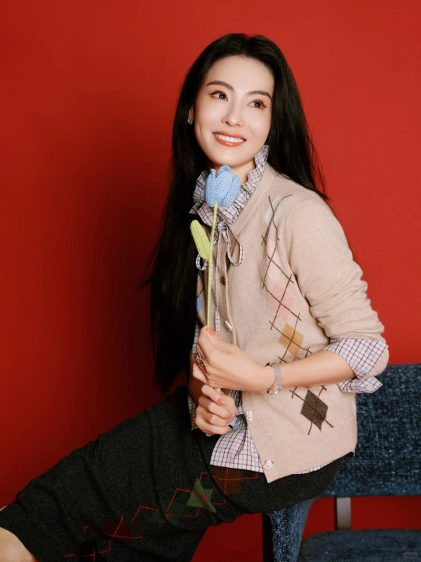 張栢芝驚見粉絲等足幾個鐘只見一面 私下舉動曝光真實人品惹狂讚：抵佢咁受歡迎