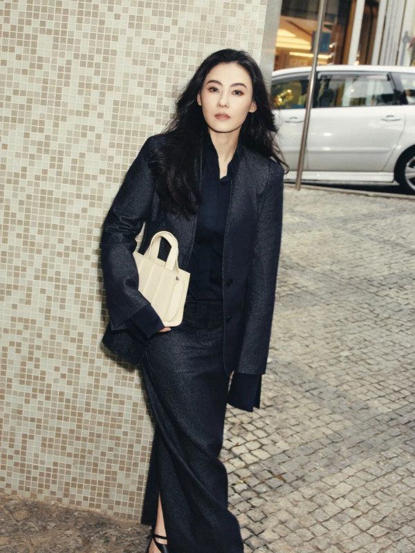 張栢芝驚見粉絲等足幾個鐘只見一面 私下舉動曝光真實人品惹狂讚：抵佢咁受歡迎