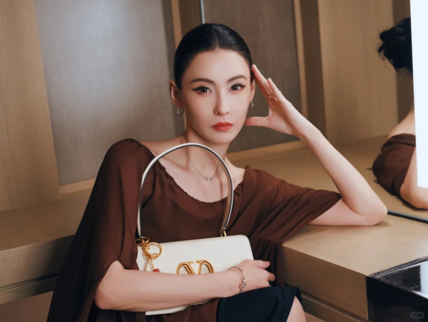 張栢芝驚見粉絲等足幾個鐘只見一面 私下舉動曝光真實人品惹狂讚：抵佢咁受歡迎