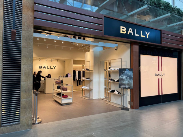 東涌開倉|東薈城名店倉名牌開倉2折起 低至$500入手Vivienne Westwood/Tory Burch/Chloé!