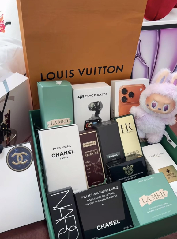 郭富城再做老竇傳豪派5位數手信！方媛住米芝蓮級月子中心酒店級享受 