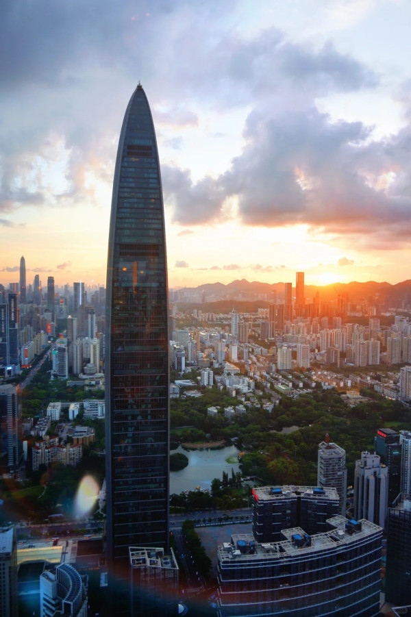 地王觀光·深港之窗。圖片來源:小紅書@胡椒薄荷 地王觀光·深港之窗。圖片來源:小紅書@胡椒薄荷