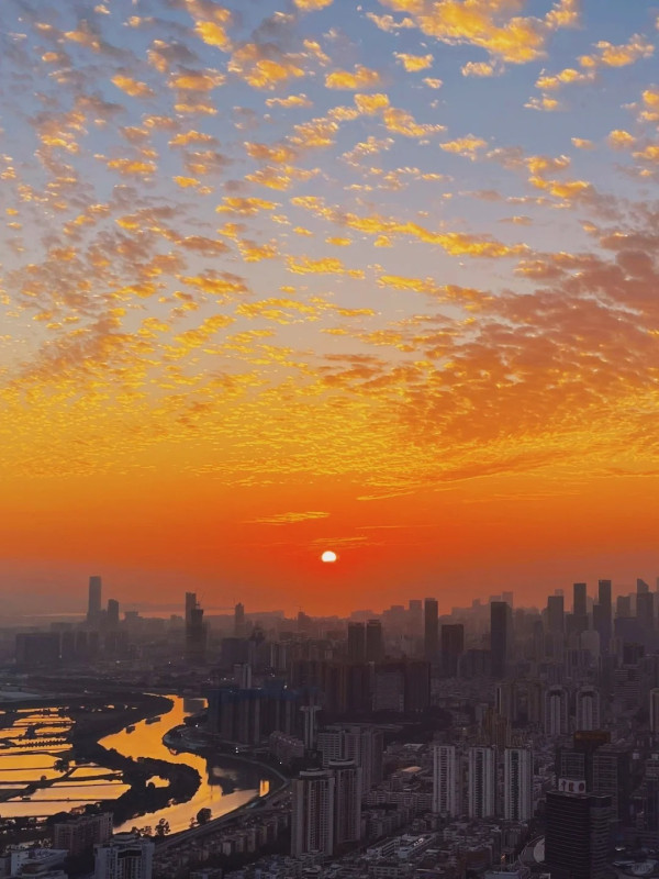 地王觀光·深港之窗。圖片來源:小紅書@地王深港之窗 地王觀光·深港之窗。圖片來源:小紅書@地王深港之窗