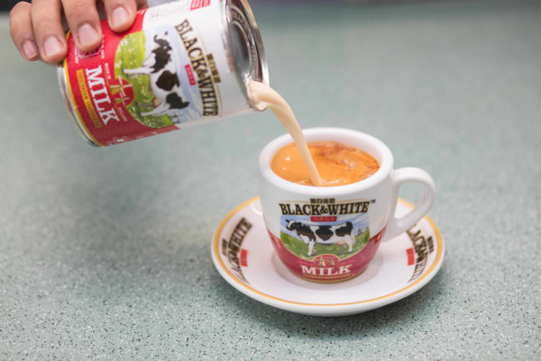 港式奶茶日免費派奶茶! 一連四星期免費派逾10,000杯奶茶 附茶餐廳名單! 全港100間茶餐廳/ 附指定派發地點+時間