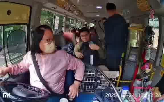 車Cam直擊｜警員小巴放蛇扮乘客 東九龍共31人「斷正」巴士明年1月同罰$5000囚3個月？