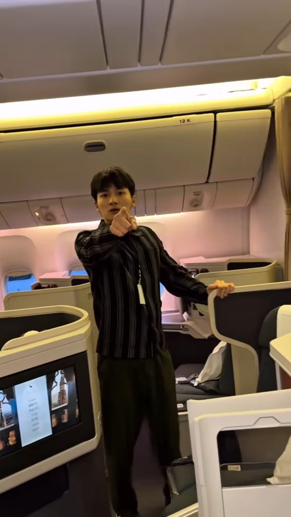 周嘉洛飛機頭等艙怒斥偷拍者影片瘋傳 罕有大發雷霆怒吼「叫你唔好再影」