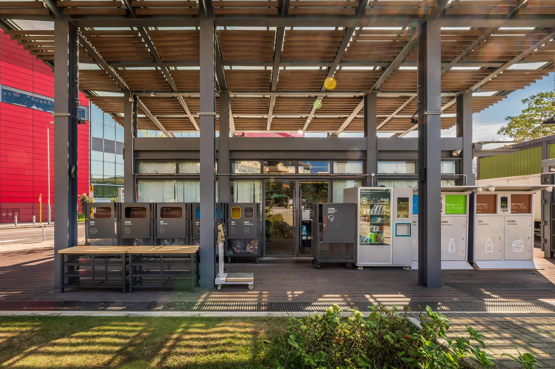 全港218屋邨設「智能廚餘機」!回收即換糧油雜貨/$50超市券/易賞錢積分!一文睇最新回收地點+方法