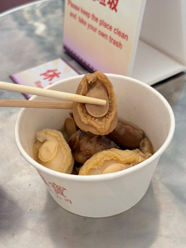 葵涌美食嘉年華2025｜ 記者直擊十大必食之選！$10榴槤千層蛋糕/$20和牛粒/佛跳牆/開心果香蕉餅