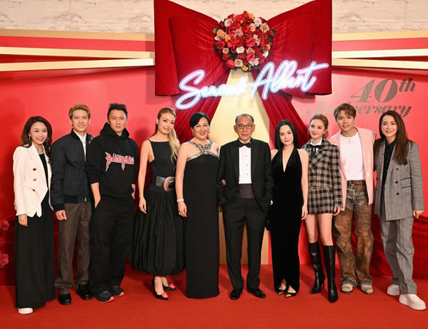 楊受成伉儷慶祝40周年「紅寶石婚」 筵開21席星光熠熠英皇藝人傾巢而出