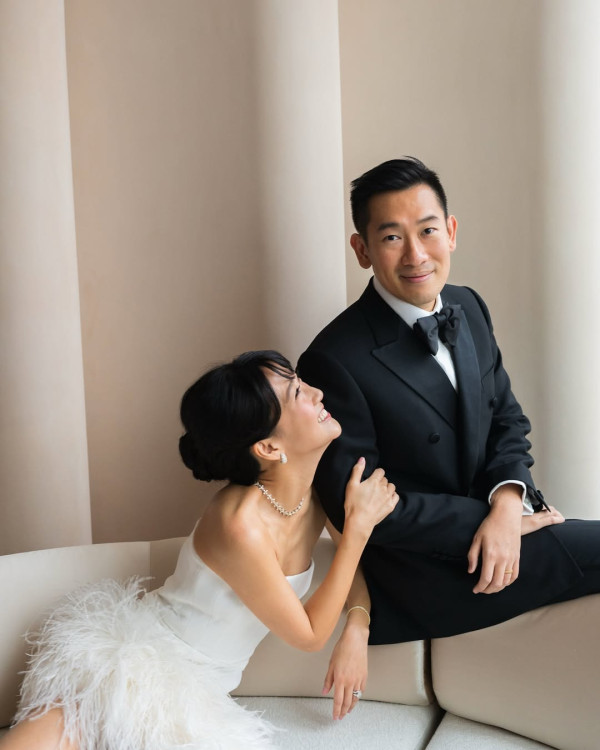 鄭丹瑞大女挺巨肚開產前派對星光熠熠 極致豪宅意外曝光!落地大玻璃巨廳容納17人