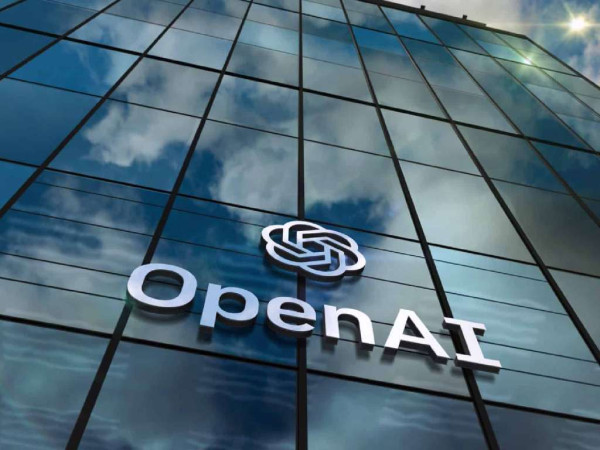 OpenAI CEO Sam Altman預測，AI未來算力將像電力或水一樣成為公用事業，透過計量付費。