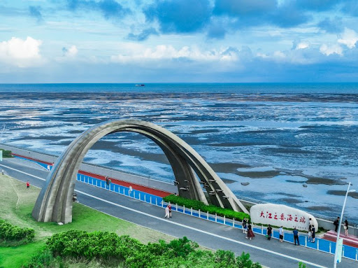 內地江蘇「海上小火車」遭狂風吹落海側翻4死！事故一周後方被揭發 